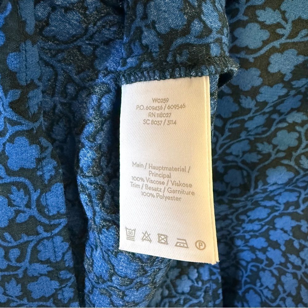 Boden Blue Floral Print Velvet Trim Blouse Size 8 - Picture 4 of 4